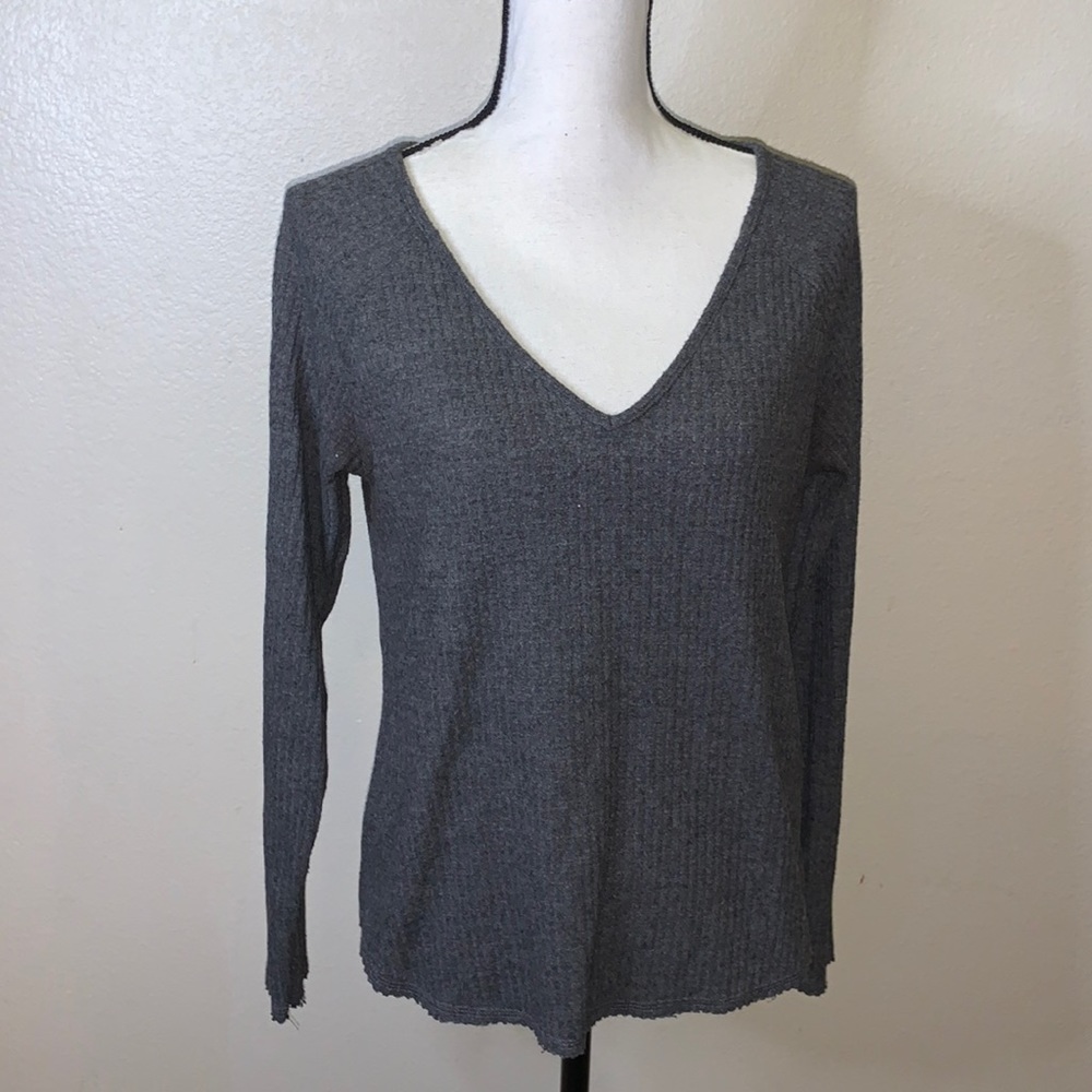 Nine Britton Grey v neck long sleeve shirt